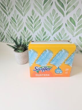 26 Swiffer Blue Dusters Refills with One Handle